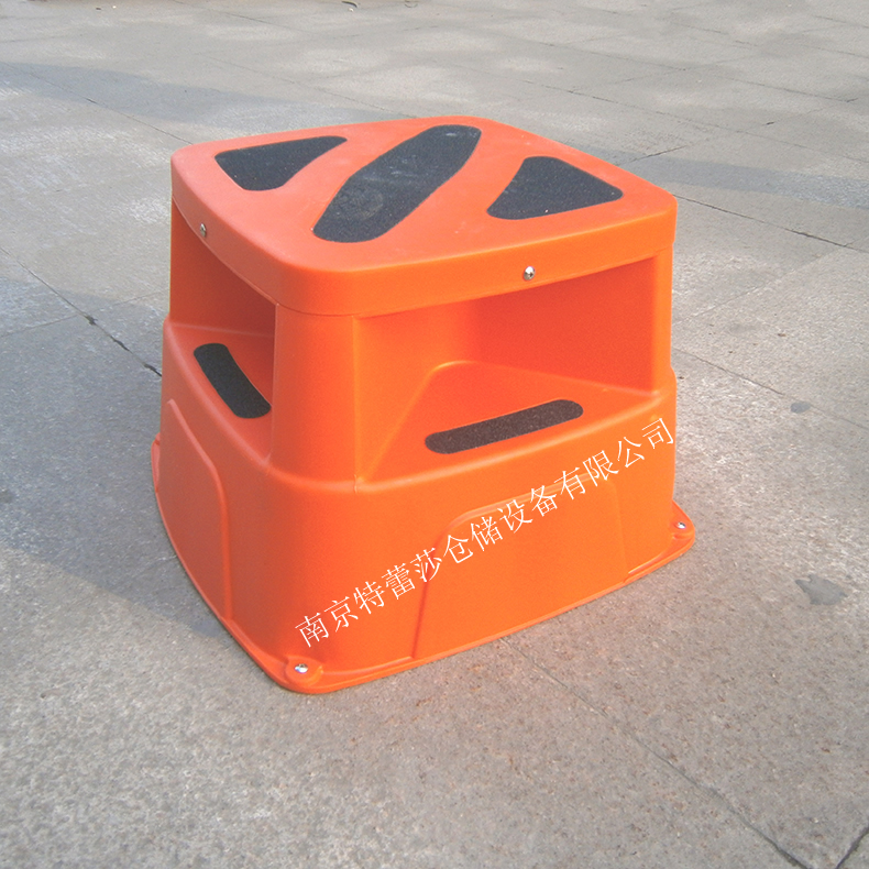 可移動(dòng)式安全腳踏凳(圖1)